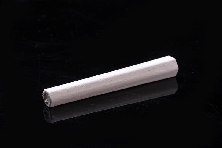 粉筆的時(shí)光 一個教學(xué)演示用品的特寫視角
